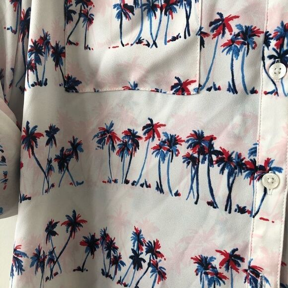 Express Portofino Palm Print Blouse - Picture 3 of 4